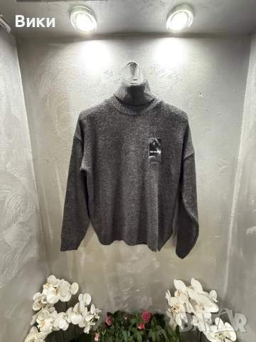 Пуловер поло нов универсален размер 