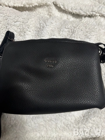 Дамска чанта Guess, снимка 3 - Чанти - 52487133