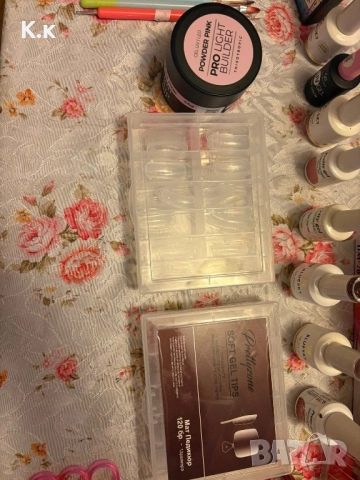 Продавам комплект за маникюр, снимка 9 - Продукти за маникюр - 52862520