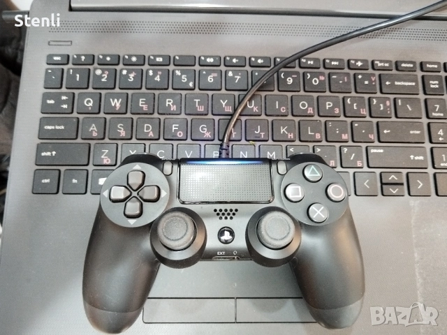 джойстик за PS4 PRO и маратонки адидас