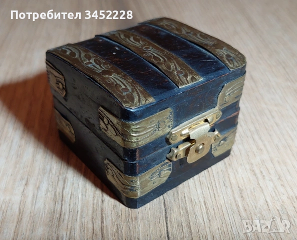 кутийка дървена обков месинг за ценители 