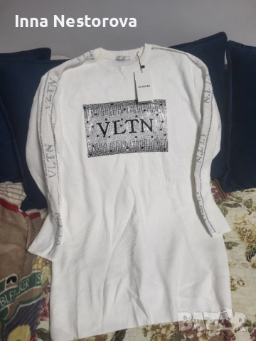 Туники, блуза и рокля. Маркови