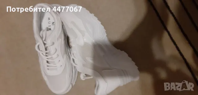 Дамски спортни обувки 