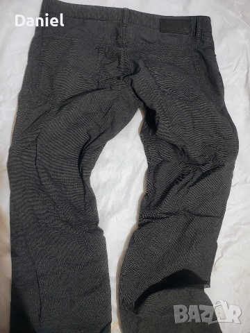 Официално долнище hugo boss ,хюго бос , снимка 2 - Спортни дрехи, екипи - 52777100