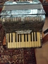 Акордеон Велтмейстер 40 баса с 4 регистъра., снимка 1