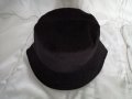 Дамска шапка рипсено кадифе в черен цвят, снимка 4