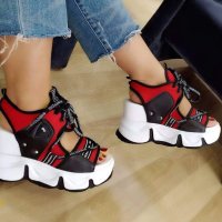 Червени сандали на платформа  Dolce&Gabbana код Br132R , снимка 1 - Сандали - 41439659