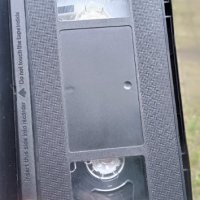 Тайнственият етаж - видео касета , снимка 4 - Екшън - 40711382