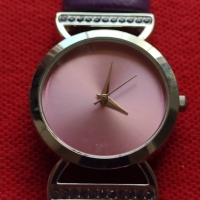 Стилен дамски часовник AVON QUARTZ много красив с кристали Сваровски - 7865, снимка 1 - Дамски - 36111068