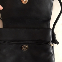 малка черна дамска чанта естествена кожа много мека, снимка 2 - Чанти - 36424048