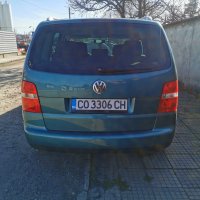 VW Touran 2.0 TDI, снимка 6 - Автомобили и джипове - 44434030