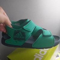 Adidas сандали - КАТО НОВИ, снимка 2 - Детски сандали и чехли - 41354353