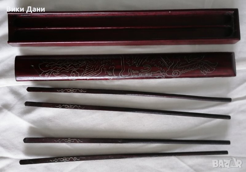 неупотребявани Комплект чопстикс в кутия махагон с бронзови инкрустации, снимка 1