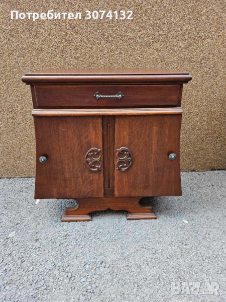 Интересен шкаф в ретро стил, снимка 1