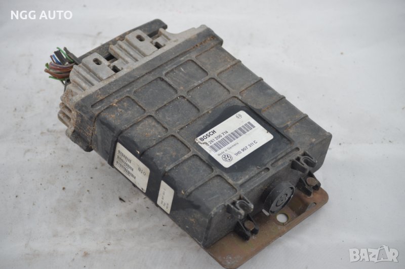 Компютър Двигател BOSCH 1H0 907 311 C за 1.8 VW Volkswagen Golf Vento Passat, снимка 1
