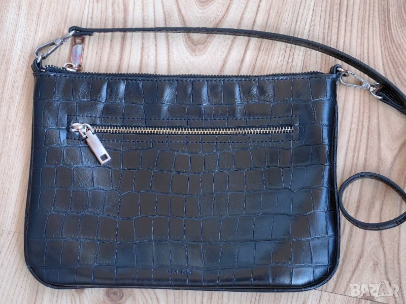 Дамска чанта  MANGO oригинал, черен цвят, крокодилска екокожа, много запазена, снимка 1