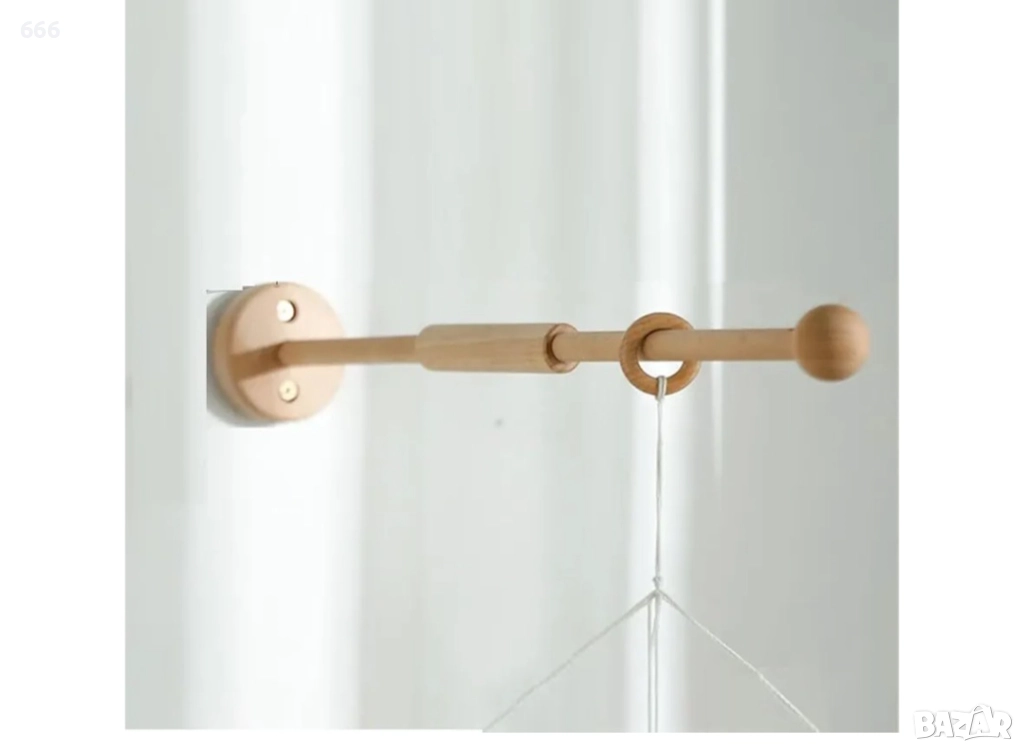 Дървена закачалка за бебешко креватче, снимка 1