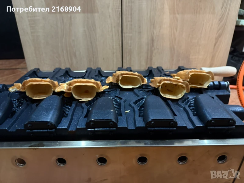 Продавам професионален гофретник на газ.В формата на рибки., снимка 1