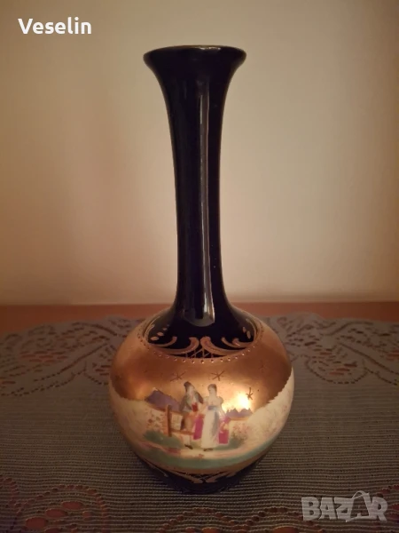 Порцеланова ваза , снимка 1