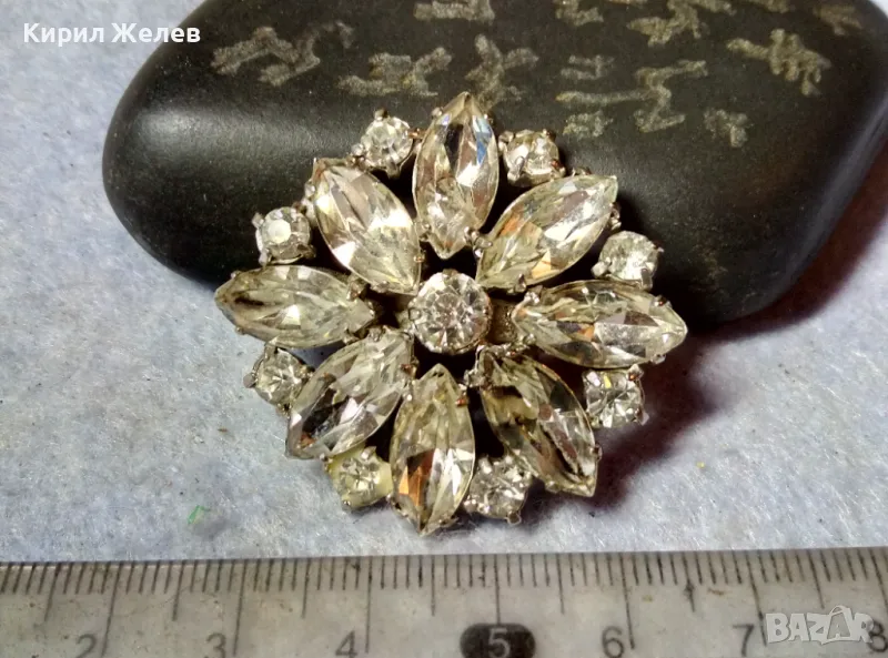 ПРЕКРАСНА СРЕБРИСТА ВИНТИДЖ АРТ КРИСТАЛНА БРОШКА ЦВЕТЕ с БЛЕСТЯЩ ФАСЕТИРАН ПЛАНИНСКИ КРИСТАЛ 85184, снимка 1