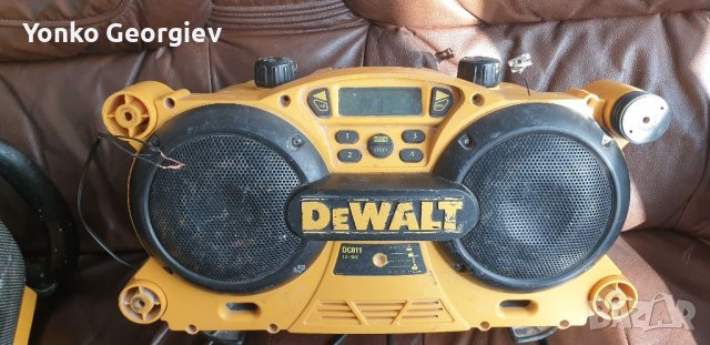 строително радио за ремонт или части, снимка 2 - Радиокасетофони, транзистори - 41898747