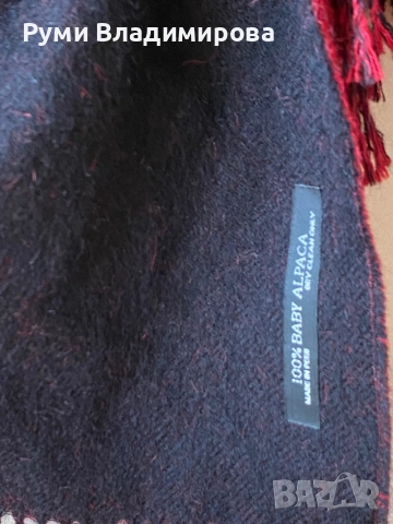 Червен/ черен шал, от 100 % baby alpaca/ мъжки шал, снимка 6 - Шалове - 48605873