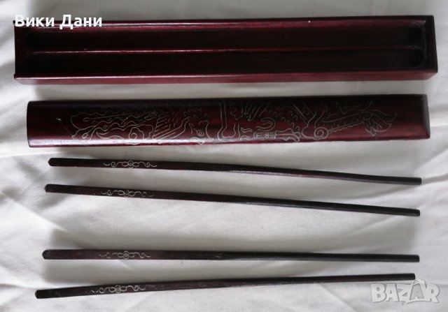 неупотребявани Комплект чопстикс в кутия махагон с бронзови инкрустации