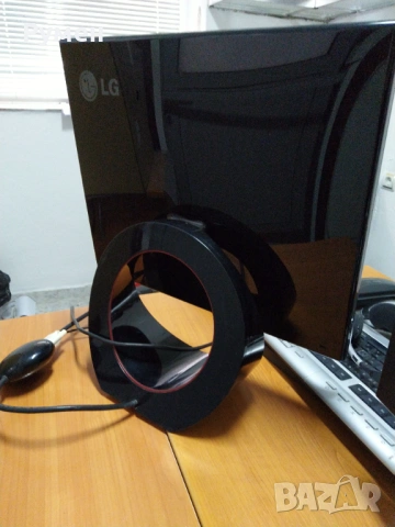 Mонитор LG - L1900E (19"), снимка 2 - Монитори - 53801452