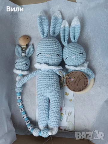 Детска играчка ръчна изработка, плетено зайче, дрънкалка и клипс за биберон, подарък за бебе →