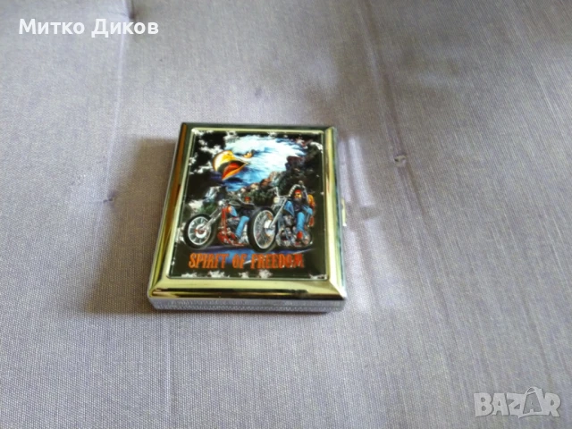 Spirit of Freedom мотористка табакера за цигари 80х95мм нова