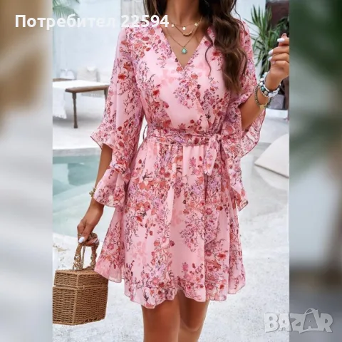 Дамска мини рокля тип прегърни ме с V-образно деколте от шифон с флорален десен – розова S