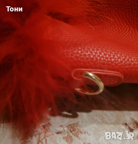 Нова Кожена Дамска Чанта с Пух, снимка 2 - Чанти - 52789993