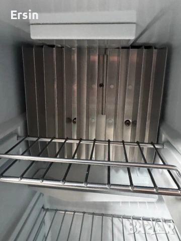 Хладилник Dometic RM5380  (Свален от чисто нов Кемпер)  , снимка 12 - Хладилни чанти - 51291725