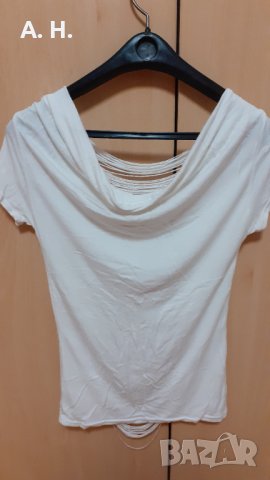 Дамска бяла тениска с гол гръб с ресни, снимка 2 - Тениски - 27068469