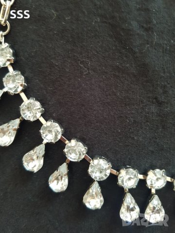 Колие, снимка 2 - Колиета, медальони, синджири - 41578451