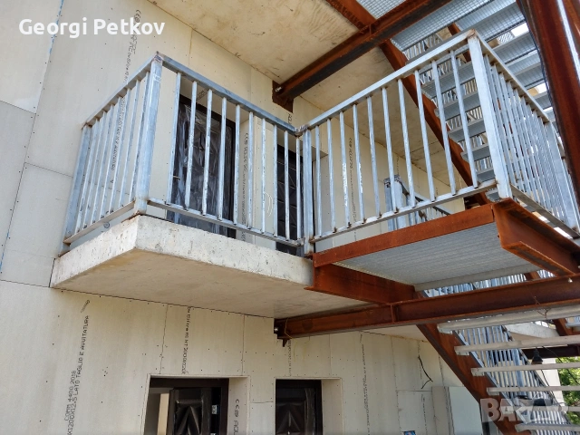 изработка на метални конструкции огради парапети и всичко от метал., снимка 2 - Гаражни врати - 53111721