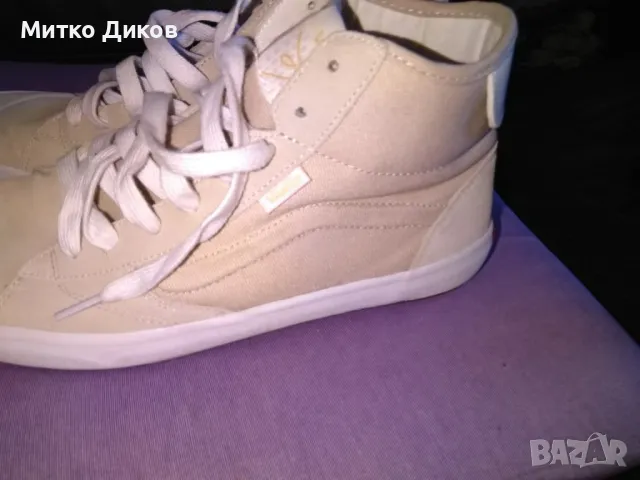 Кецове VANS оригинал бежови високи като нови US-10 UK-9 №43 стелка 28см , снимка 3 - Кецове - 49923321