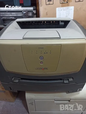 Принтер Lexmark E250d може и на части