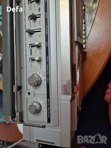 радиокасетофон , снимка 3 - Радиокасетофони, транзистори - 53663692