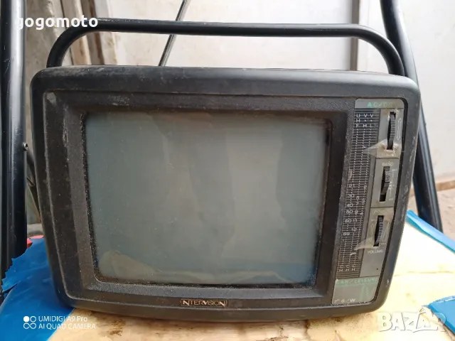 Стар портативен телевизор , работещ, снимка 11 - Други ценни предмети - 49517959