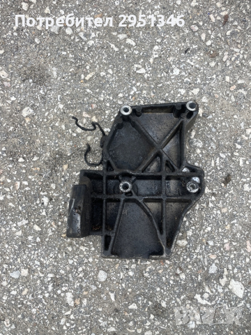 лапа двигател audi a4 b5