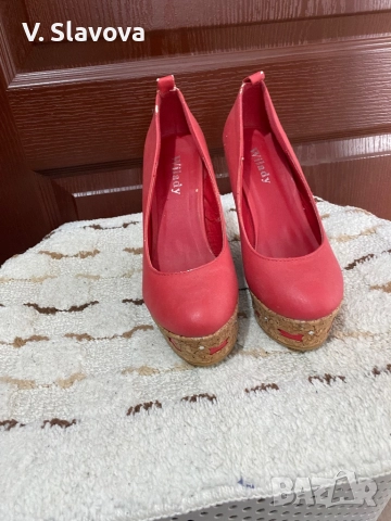 Обувки на платформа , снимка 2 - Дамски обувки на ток - 52442466