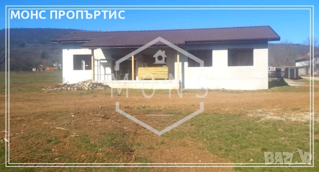 Mодерна къща с голям двор и елегантен дизайн в гр. Севлиево, м. Крушевски баир, снимка 2 - Къщи - 53231780