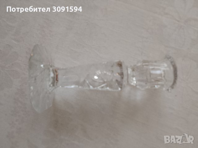 кристален свещник има малка люспа , снимка 5 - Антикварни и старинни предмети - 44422355