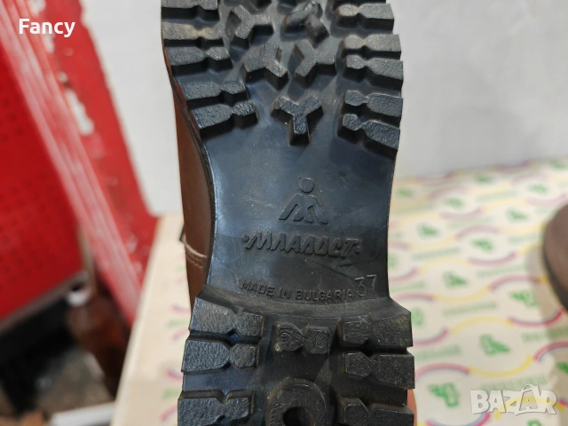 Туристически обувки Младост 37 номер. , снимка 7 - Дамски боти - 53358346