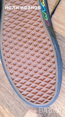 VANS-кожени нови кецове 47 номер, снимка 5 - Маратонки - 53746399