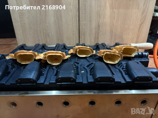 Продавам професионален гофретник на газ.В формата на рибки., снимка 1