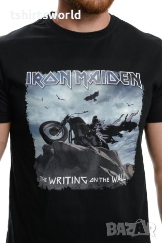 Нова мъжка тениска на музикалната група Iron Maiden – The Writing On The Wall С ГРЪБ, снимка 2 - Тениски - 40414831