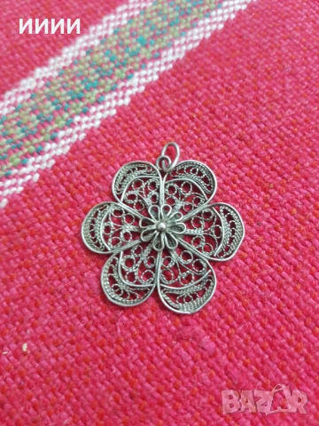 Сребърен медальон филигран цвете