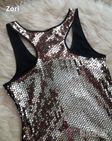 УНИКАЛНА мини парти рокля, цялата в сребристи пайети , снимка 4 - Рокли - 41243298